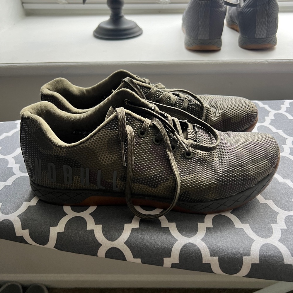 Nobull shoes size 11.5